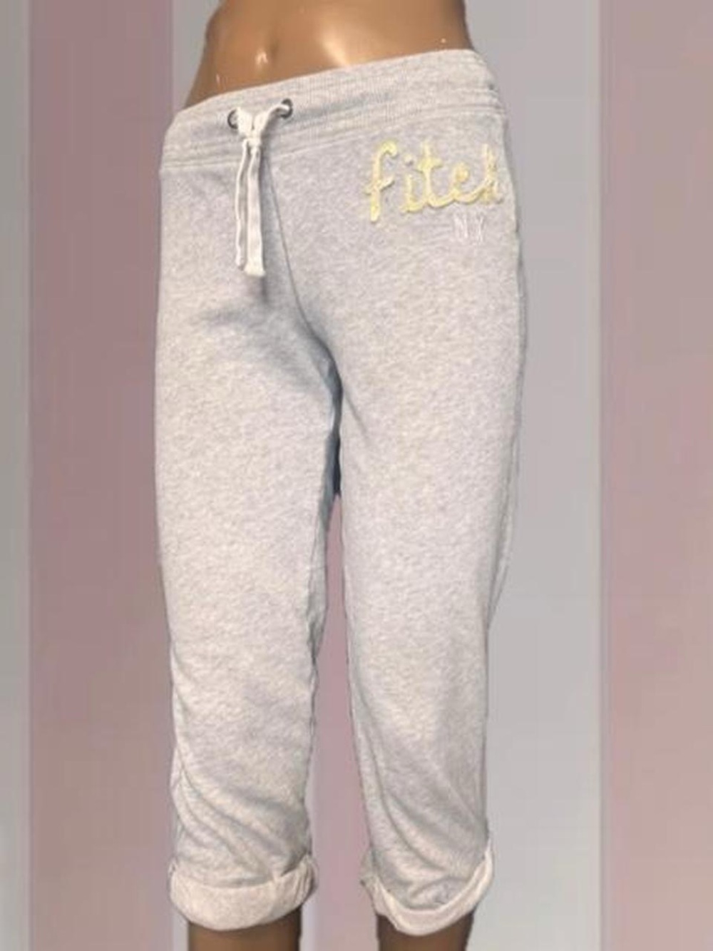 Abercrombie & Fitch Y2K Gray capri sweatpants with yellow 'fitch' patch letters